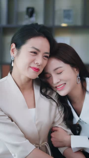 三个女儿把老妈宠翻天(34集) 三个女儿把老妈宠翻天(34集)免费在线看全集