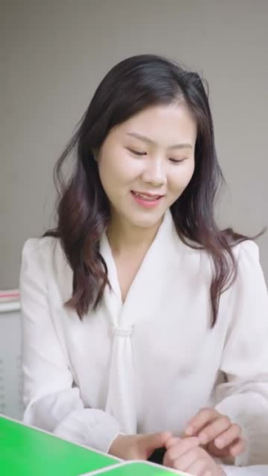 偏偏他是光（30集）热门短剧追不停