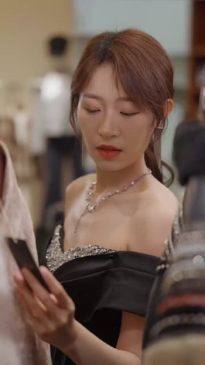 新:大难临头各自飞(53集) 新:大难临头各自飞(53集)超好看短剧推荐