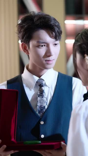 厌女男神赖上我(67集) 厌女男神赖上我(67集)穿越短剧推荐