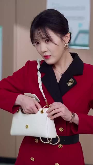 觉醒后她不再沉默(60集) 觉醒后她不再沉默(60集)红果短剧看全集