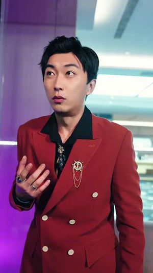 被偷听心声全城美女爱上我 (82集) 被偷听心声全城美女爱上我 (82集)每日短剧追不停