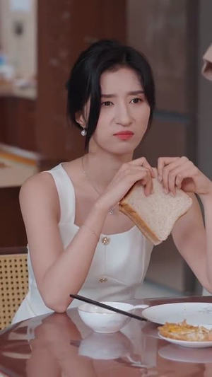 穿成四个反派崽子的恶毒亲妈(100集) 穿成四个反派崽子的恶毒亲妈(100集)短剧抢先看