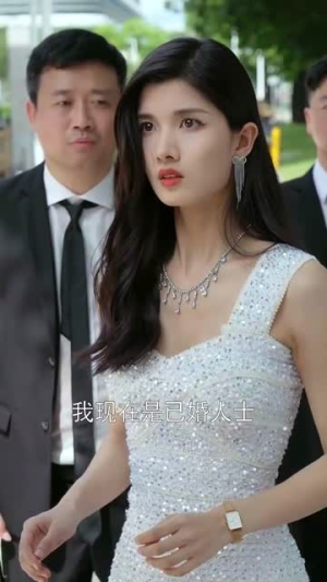 穿剧中我替窝囊女主战翻全场(30集) 穿剧中我替窝囊女主战翻全场(30集)热播短剧免费看