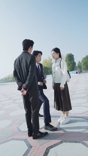 年上大叔霸宠小保姆(93集) 年上大叔霸宠小保姆(93集)好看短剧推荐