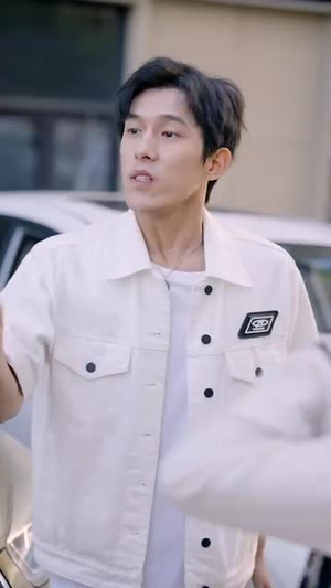 惹到我你算是踢到钢板了(58集) 惹到我你算是踢到钢板了(58集)河马免费短剧