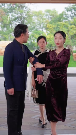 离婚后，被三个儿媳宠上天（30集）最火短剧热播中