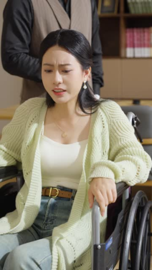 遭了,我被女神包围了(40集) 遭了,我被女神包围了(40集)抢先看热门短剧