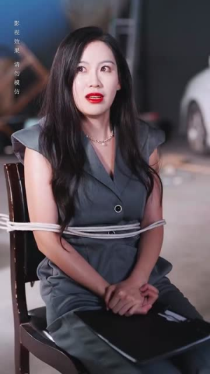 开局落魄女孩华丽逆袭(70集) 开局落魄女孩华丽逆袭(70集)全网独播免费看