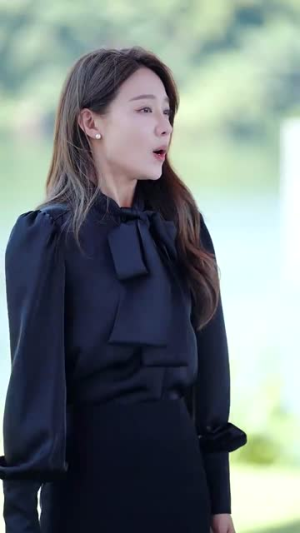 死对头破产后被我包养了（100集）最火爆短剧