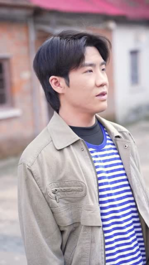 我能来回穿梭90年代（更新至40集）短剧热播中