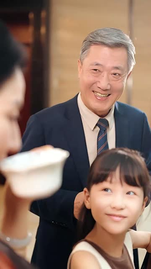 萌宝告状，农民工爹地是战神&萌宝告状农民工爹地是战神 (60集) 最新热剧免费看