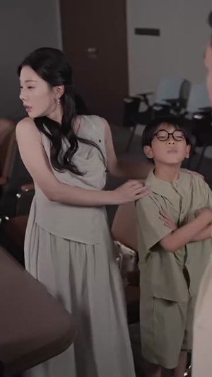 听万物心声萌娃带妈逆袭(73集) 听万物心声萌娃带妈逆袭(73集)追风的女孩短剧