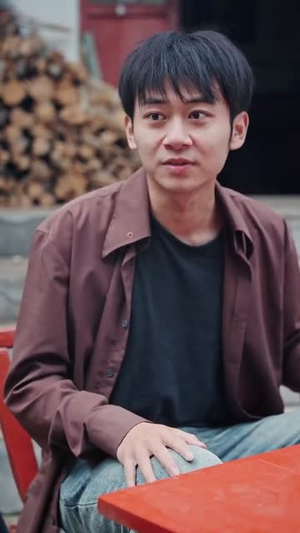 一把铲子一盒烟,金矿一挖挖一天(109集) 一把铲子一盒烟,金矿一挖挖一天(109集)每日分享短剧