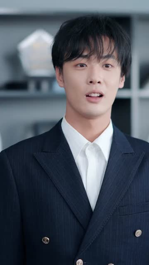 叛出家门,觉醒无限逆袭系统(72集) 叛出家门,觉醒无限逆袭系统(72集)古装热门短剧