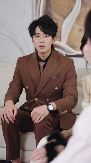 年上月光之姐姐的专属骑士(68集) 年上月光之姐姐的专属骑士(68集)好看的国产短剧