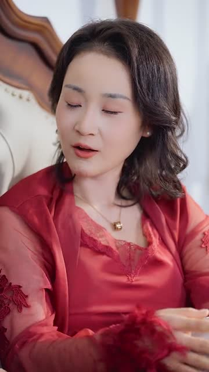 拒绝高冷女神后，绑定被骗成真系统（70集）抢先看新短剧