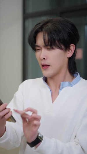 追不到校花就开外挂（80集）今日最火短剧