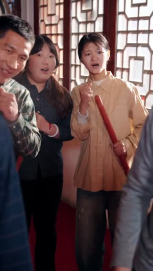 下山装神护嫂子（79集）免费短剧资源