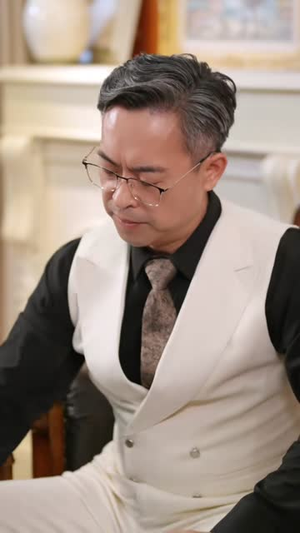 家里保姆竟是古代丫鬟出身(71集) 家里保姆竟是古代丫鬟出身(71集)短视频追剧推荐