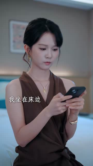 室友退租顺走备用钥匙，我连夜换锁她慌了（62集）热播古装短剧