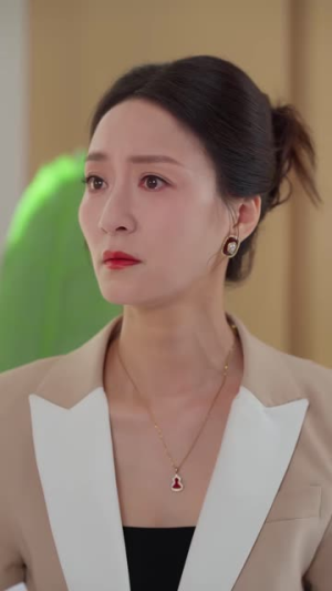 女儿前途被毁,陆太太摊牌了(61集) 女儿前途被毁,陆太太摊牌了(61集)免费短剧片段