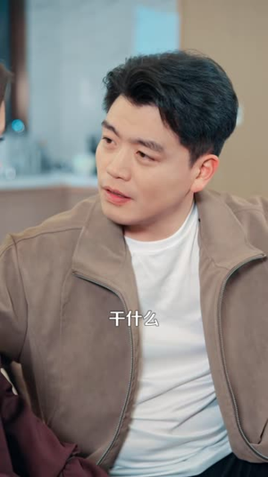 小声点,那个卖炒饭的是战神(60 集) 小声点,那个卖炒饭的是战神(60 集)最后一集