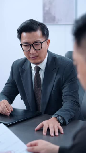 年终奖不能停(67 集) 年终奖不能停(67 集)精彩热门短剧