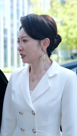 离婚当天，董事长母亲找到我（61 集）免费短剧合集