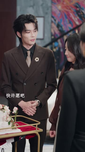 天降俏弟媳,大姑子们追着宠(73 集) 天降俏弟媳,大姑子们追着宠(73 集)短剧追不停