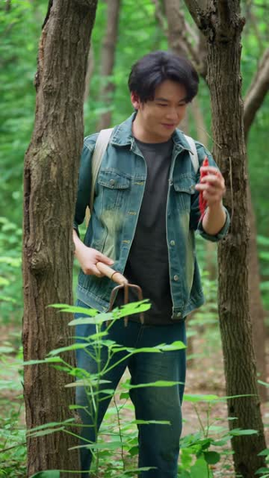 那个男人是山神（103 集）扫地僧