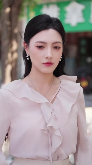 前夫夺女,我以摆摊铸铠甲(54 集) 前夫夺女,我以摆摊铸铠甲(54 集)逃荒短剧
